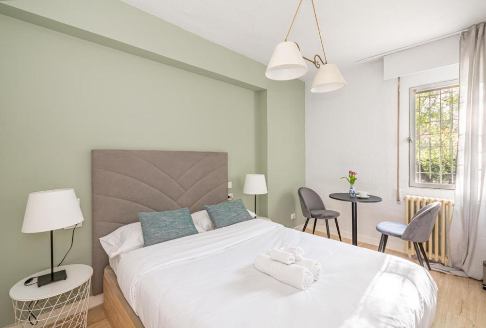 Madrid Rio Rooms Eksteriør billede